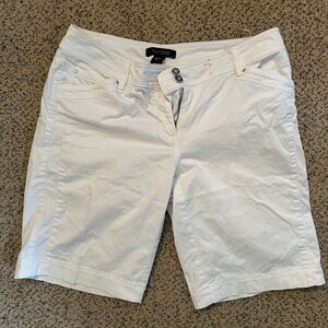 White House Black Market White Women Shorts